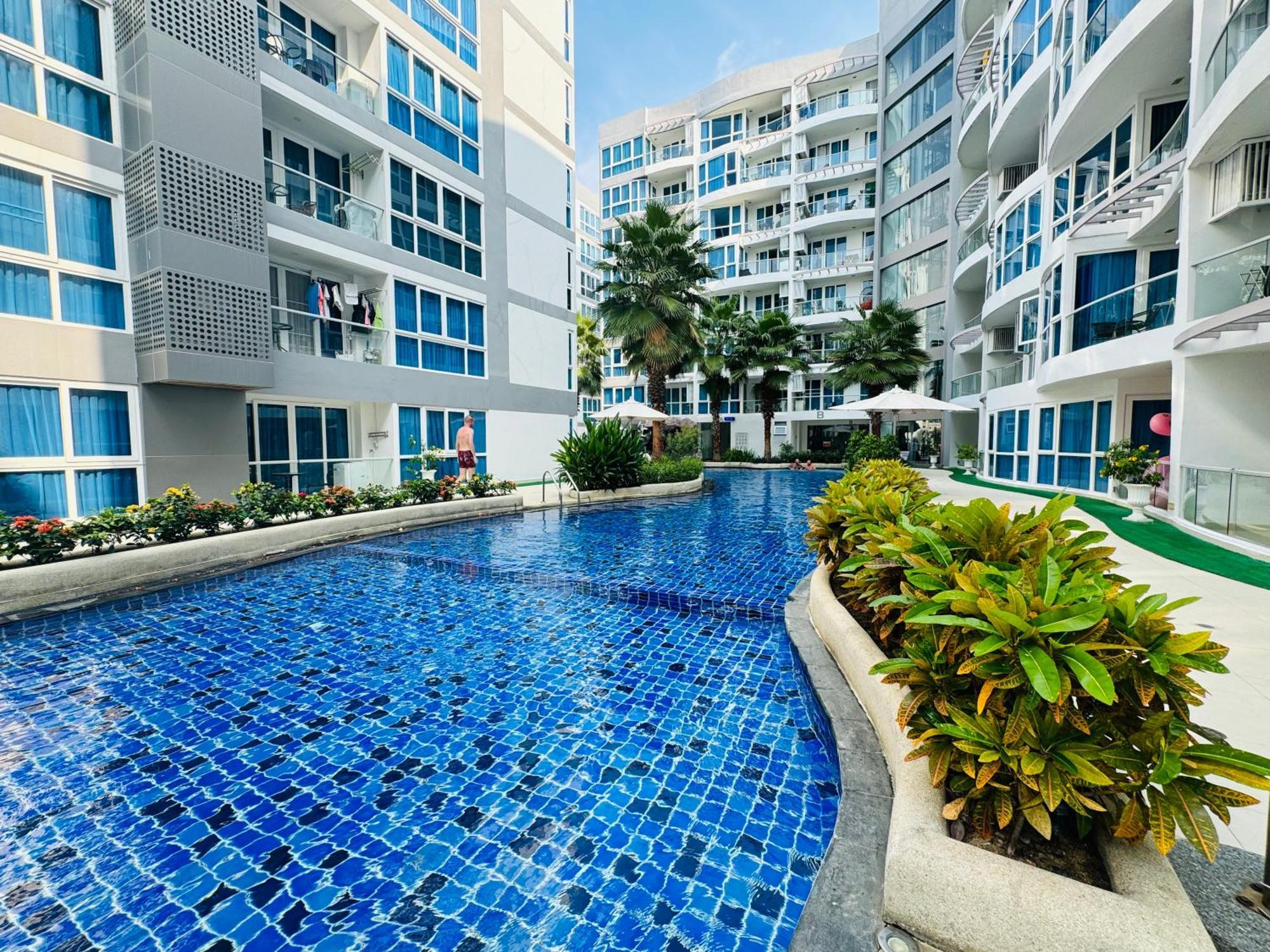 Grand Avenue Conde Pattaya